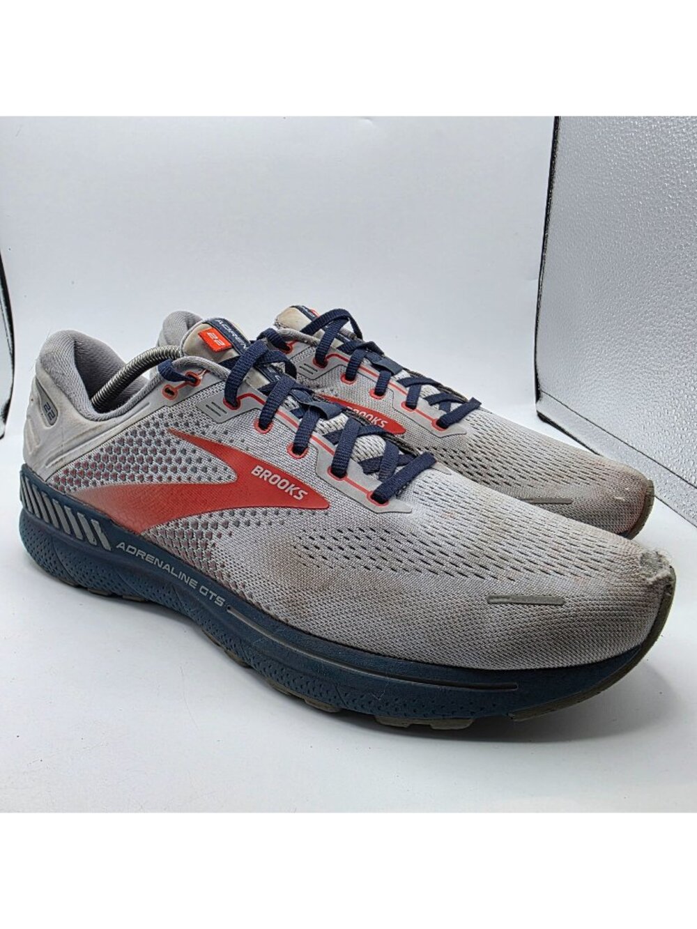 Brooks Adrenaline GTS 22 Mens Size 13 Gray Arctic Red Athletic Shoes Running